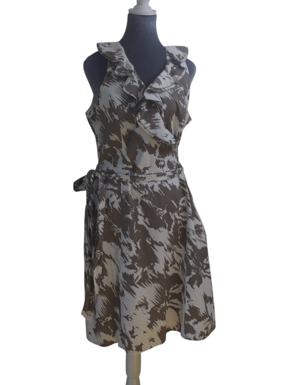 Ann Taylor Faux Wrap Fit & Flare Dress 14 Neutral Abstract Print Feminine EUC - Picture 3 of 15